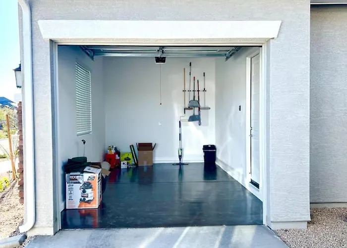 Luxury 1 Bedroom Casita With Private Yard, Garage And Wd *
