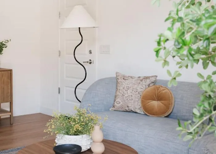 Apartment Luxury 1 Bedroom Casita With Private Yard, Garage And Wd