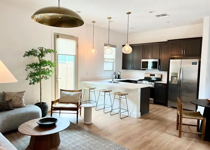 Luxury 1 Bedroom Casita With Private Yard, Garage And Wd Apartment Phoenix