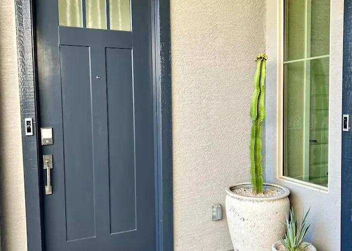 Luxury 1 Bedroom Casita With Private Yard, Garage And Wd *